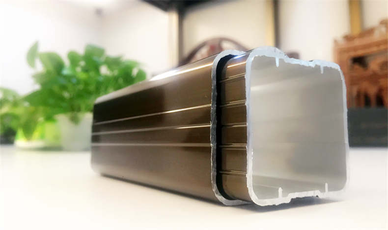 一根加強杆，一個品牌的窗口