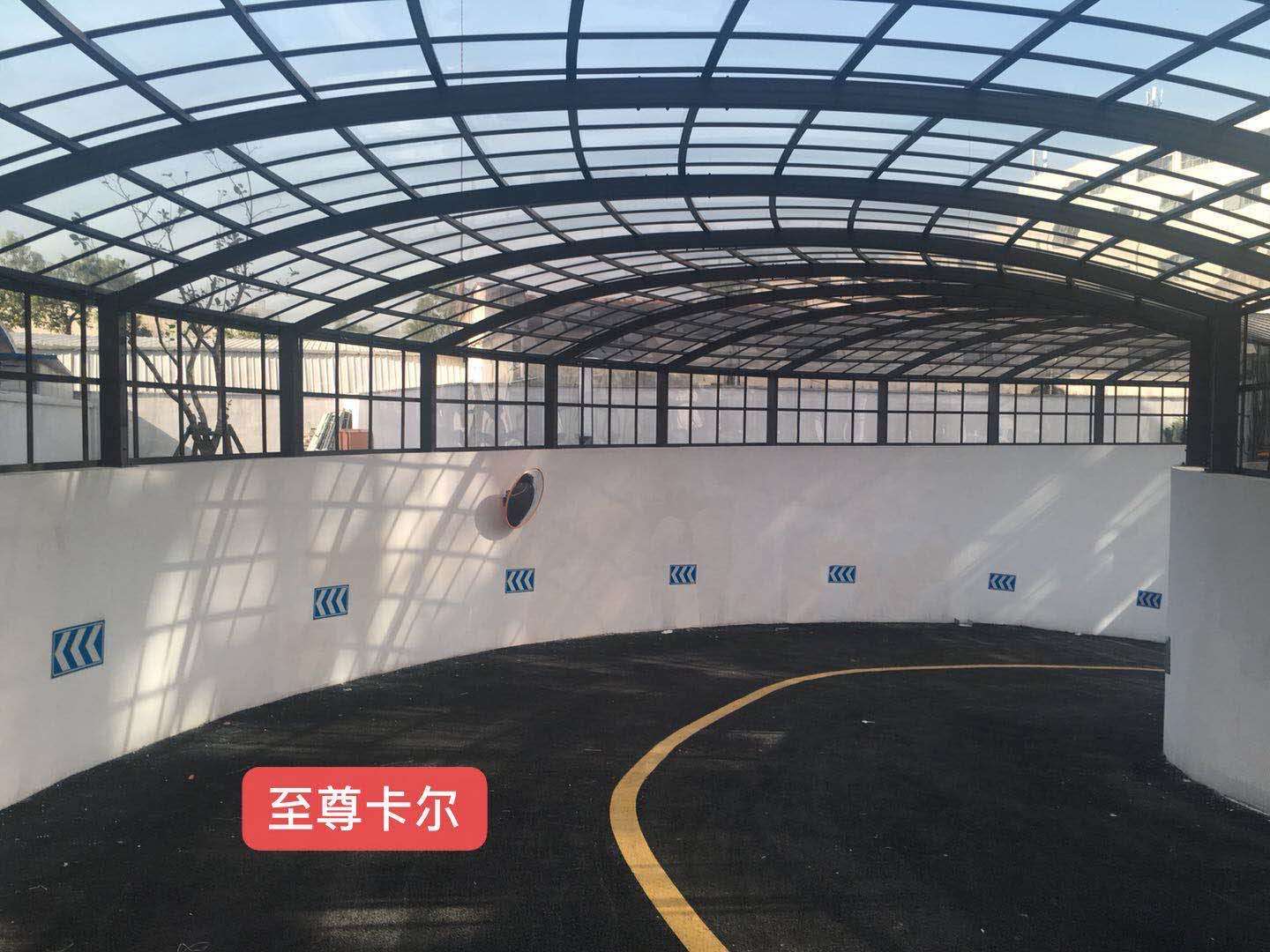 車（chē）庫出入口玻（bō）璃雨棚（péng）