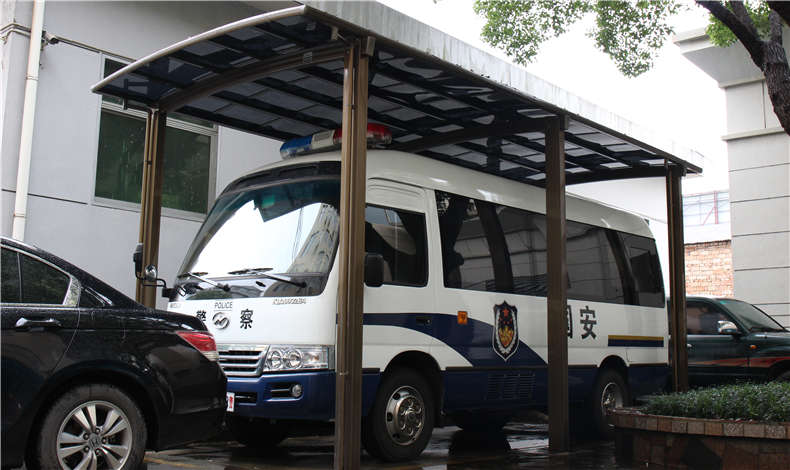 你知（zhī）道汽車停車棚一般高度是多（duō）少（shǎo）嗎？