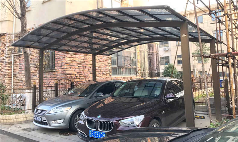 戶外汽車停車棚，有效解（jiě）決四（sì）大問題