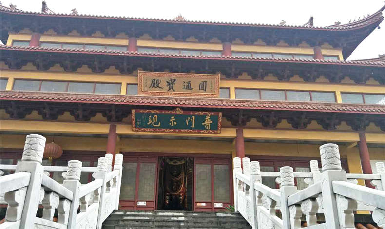南（nán）通太平禪寺汽車車棚安裝