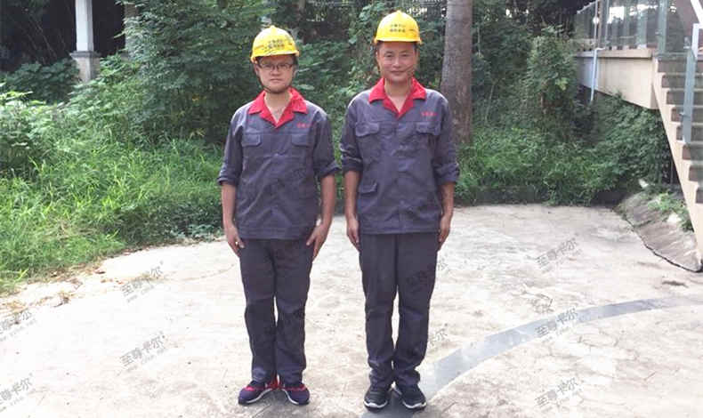 眾率董事長（韓（hán）俊（jun4）峰）親自到安裝第一線和安裝兄弟們（men）並肩戰鬥！