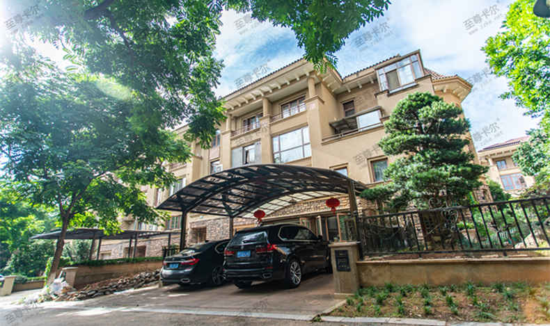對於別墅業主而言搭（dā）建別墅車棚好嗎?