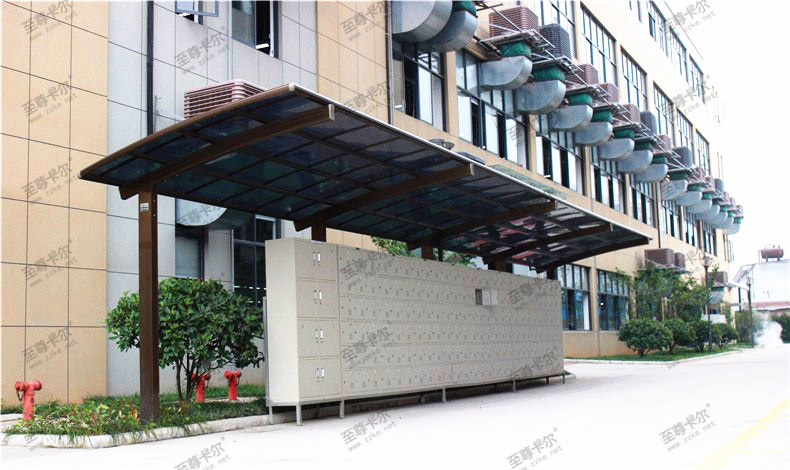 無人售貨機防（fáng）雨棚（péng）用什麽材料好，售（shòu）貨機雨棚（péng）該如何（hé）定（dìng）做？