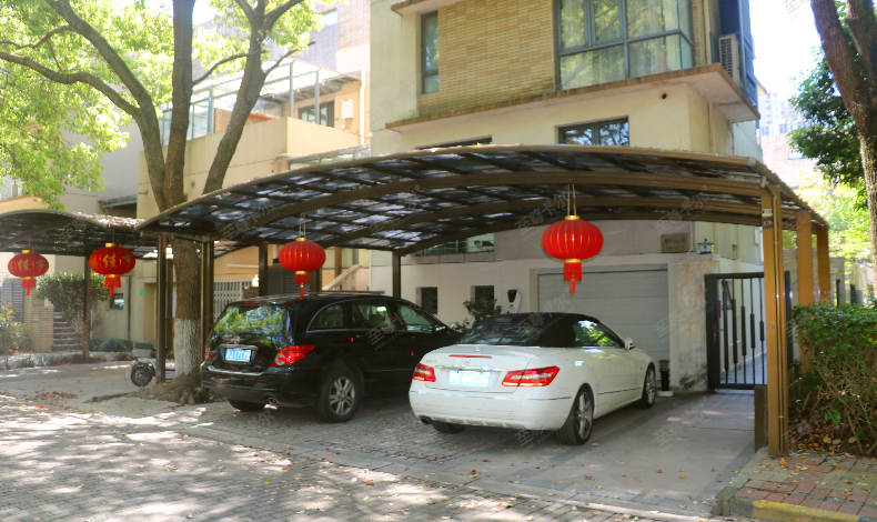 【柯馬仕莊（zhuāng）園】簡約之星汽車棚