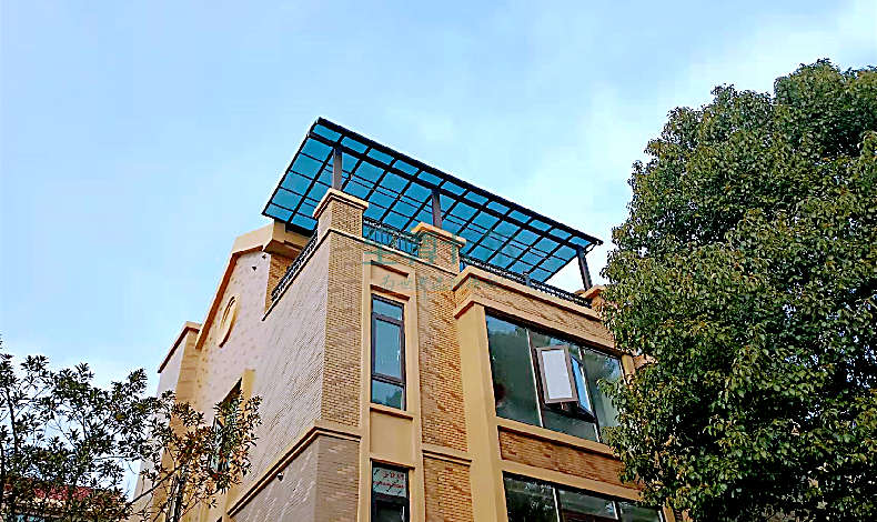 剛搭建的雨棚就生（shēng）鏽漏水（shuǐ），問題出（chū）在哪？看看搭建雨棚的注意事（shì）項
