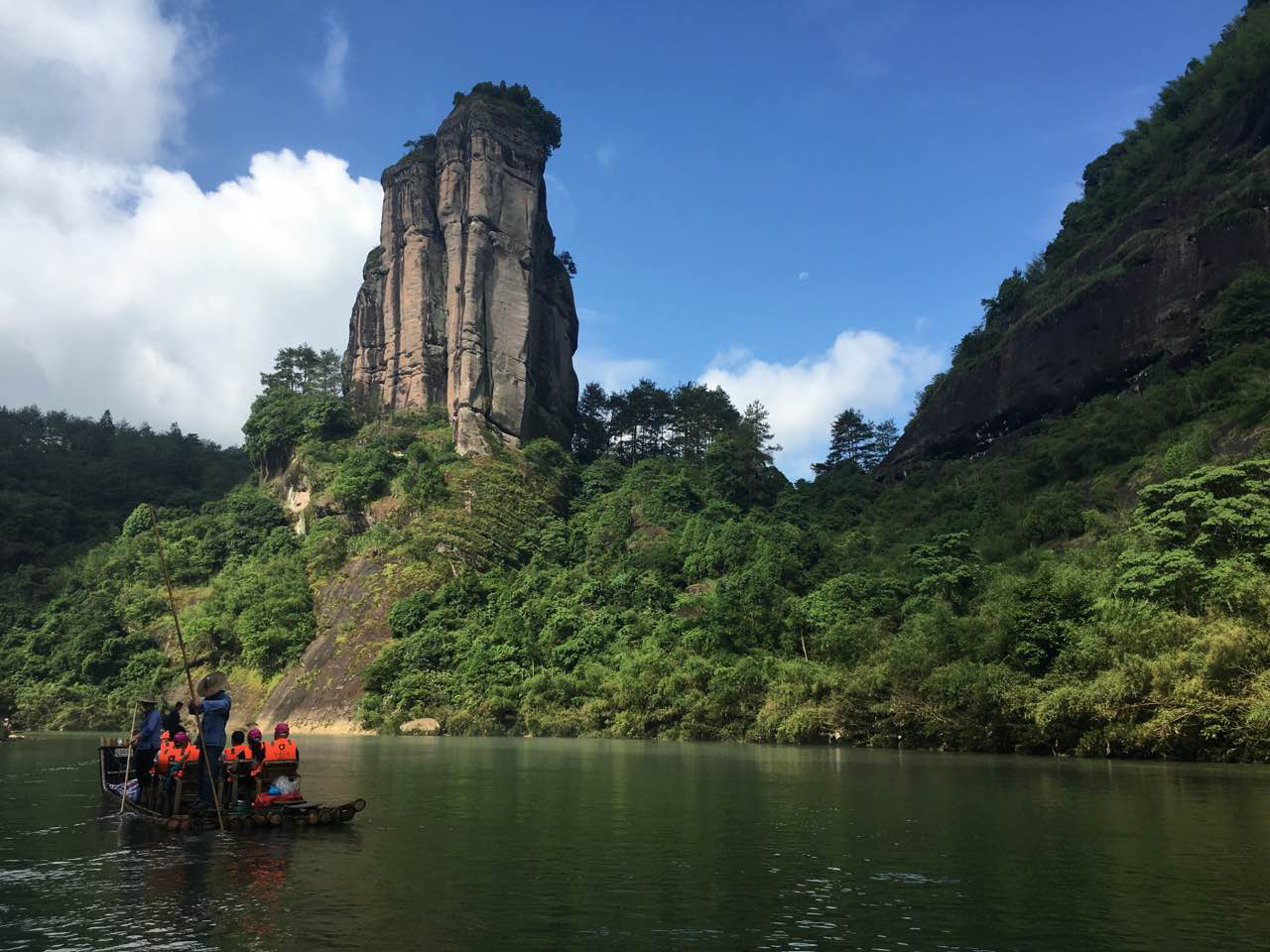 公（gōng）司員工及部分家屬魅力武夷山三日遊